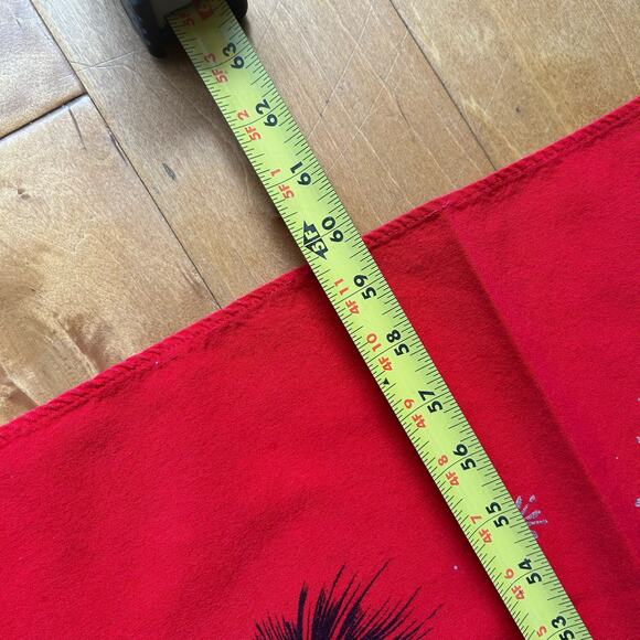 Vtg Christmas CALIFORNIA HAND PRINTS Tablecloth circa 1950s 60" x 52" Red silver - Picture 11 of 12